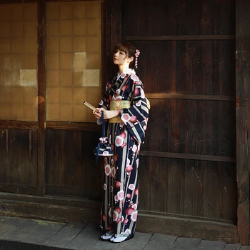 As mulheres do Japão Tradicional Yukata Estampas Florais Quimono de Verão Roupão de Cosplay Desgaste Fotografia Roupas Realização de Vestido