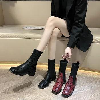 Botas de Mulheres 2023 Inverno Curto de Inicialização Mulheres de Moda do Estilo Britânico de Boot de Moda de Sapatos de pés Quadrados de Pelúcia Tornozelo Martin Botas das Mulheres