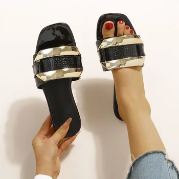 Verão 2022 Novo apartamento, Chinelos de Mulheres Slides Mulheres Sapatos de Moda Brilho do Metal de Lantejoulas Botão Casual Plus Tamanho 42 Slides Mulheres